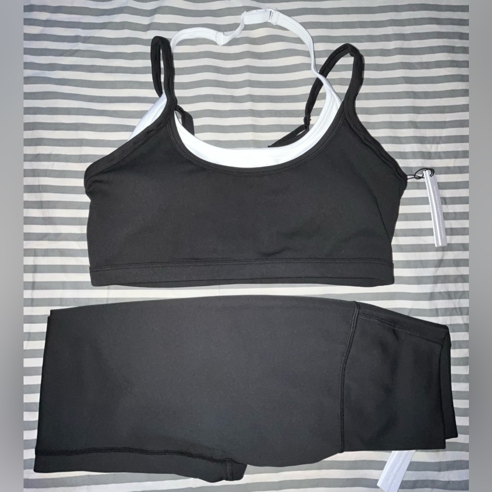 Paragon Reluna Double-Layer Sports Bra and SculptSeam Plus Leggings in Black M